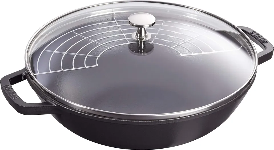 staub-wok-30-cm-gusseisen-mit-glasdeckel-induktionsgeeignet-schwarz image 1