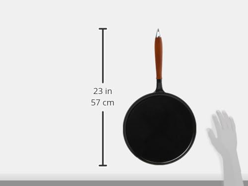 staub-cr-pes-pfanne-28-cm-aus-gusseisen-mit-holzgriff-holz-wender-und-teigvertei image 4