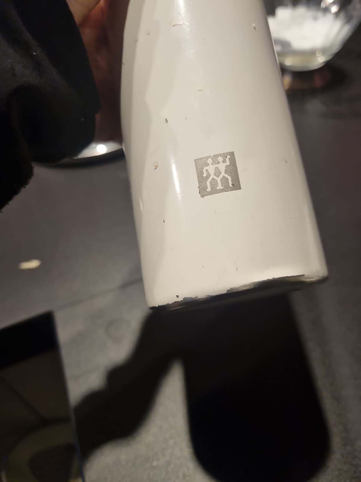 Gute Flasche, kleiner Deckel