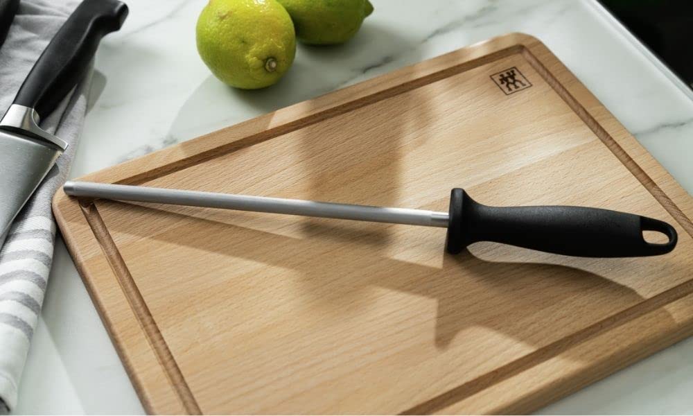 zwilling-wetzstahl-21-cm-geriffelt-hoch-karbonisierter-hartverchromter-stahl-kun image 4