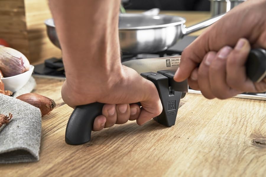 zwilling-twinsharp-messersch-rfer-grob-und-feinschliff-voreingestellter-35-winke image 3