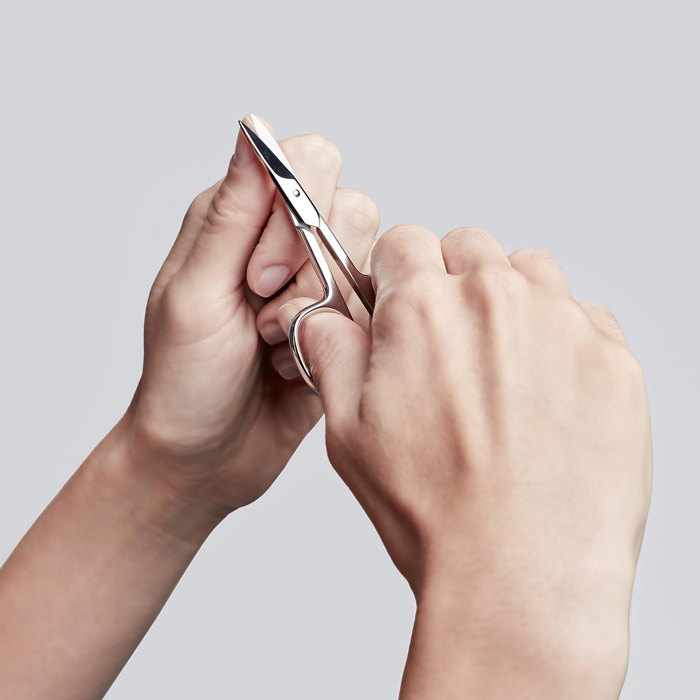 zwilling-nagelschere-90-mm-leicht-gebogene-schneide-f-r-h-nde-und-f-e-geschmiede image 2