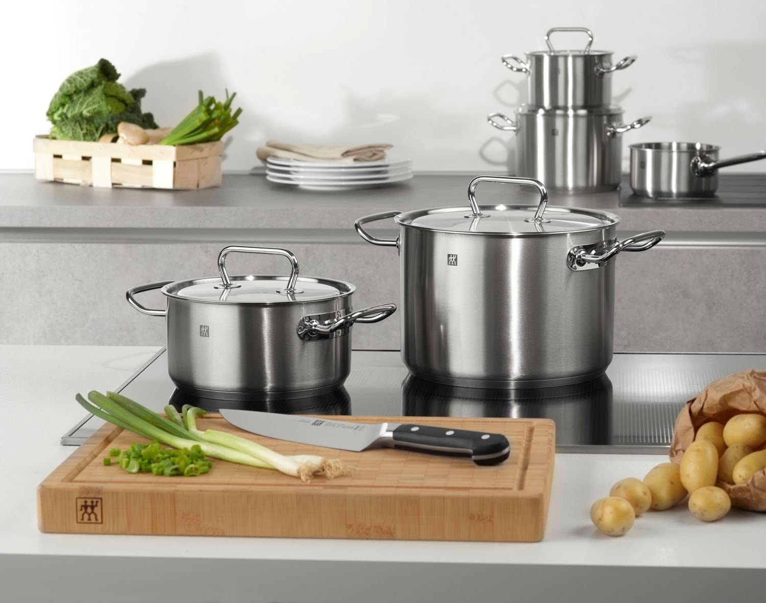 zwilling-twin-classic-bratentopf-mit-deckel-16-cm-1-5-l-18-10-edelstahl-induktio image 2
