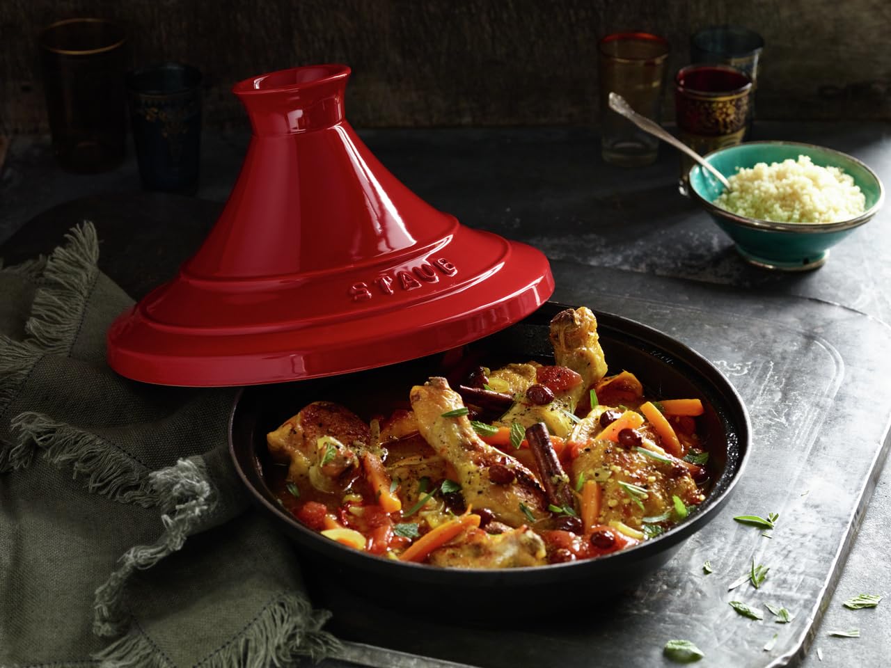 staub-tajine-specialties-28-cm-gusseisen-mit-keramikdeckel-f-r-marokkanische-ger image 2