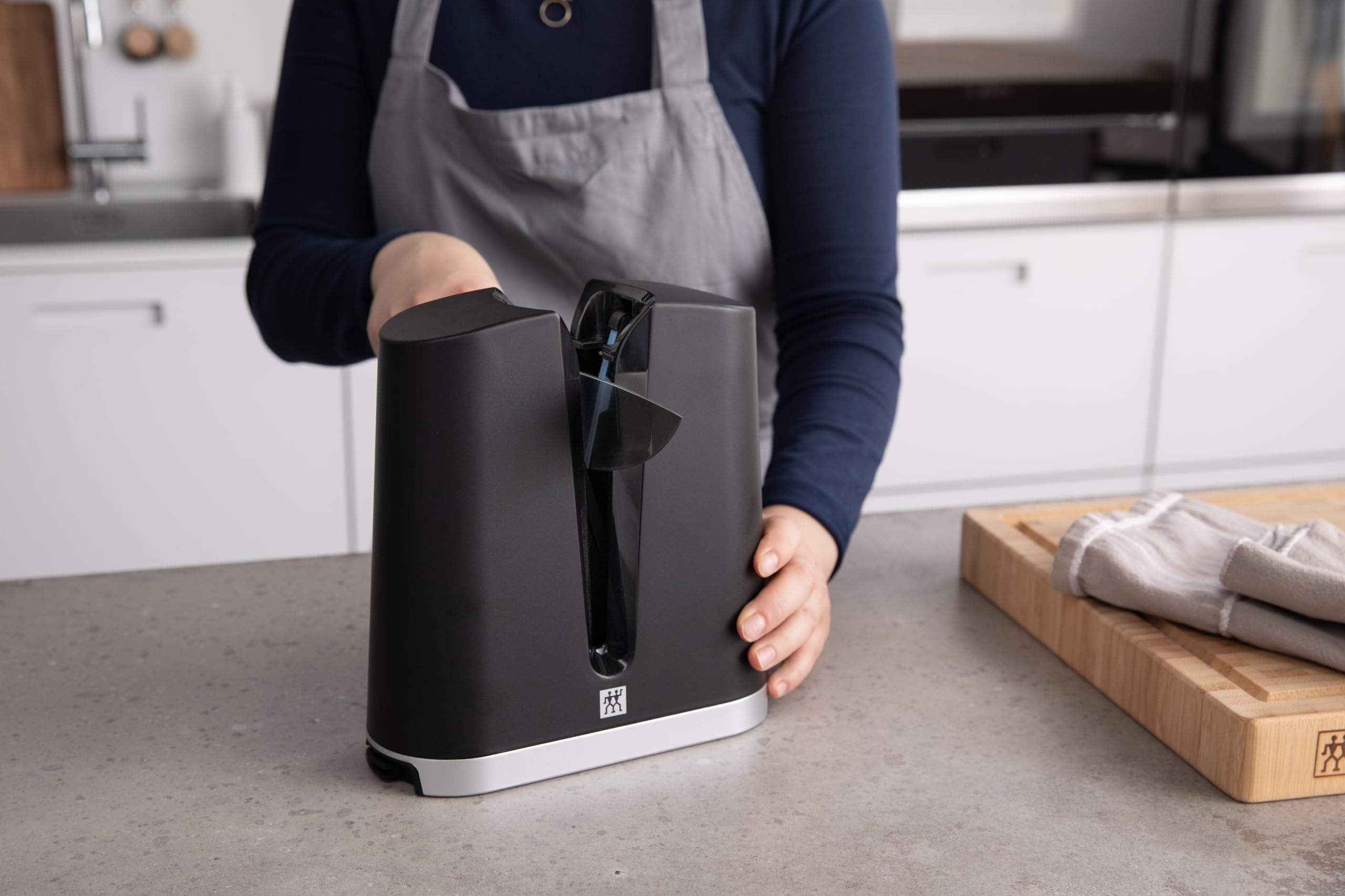 zwilling-v-edge-messer-sch-rfer-mit-keramik-steinen-austauschbare-winkeladapter- image 2