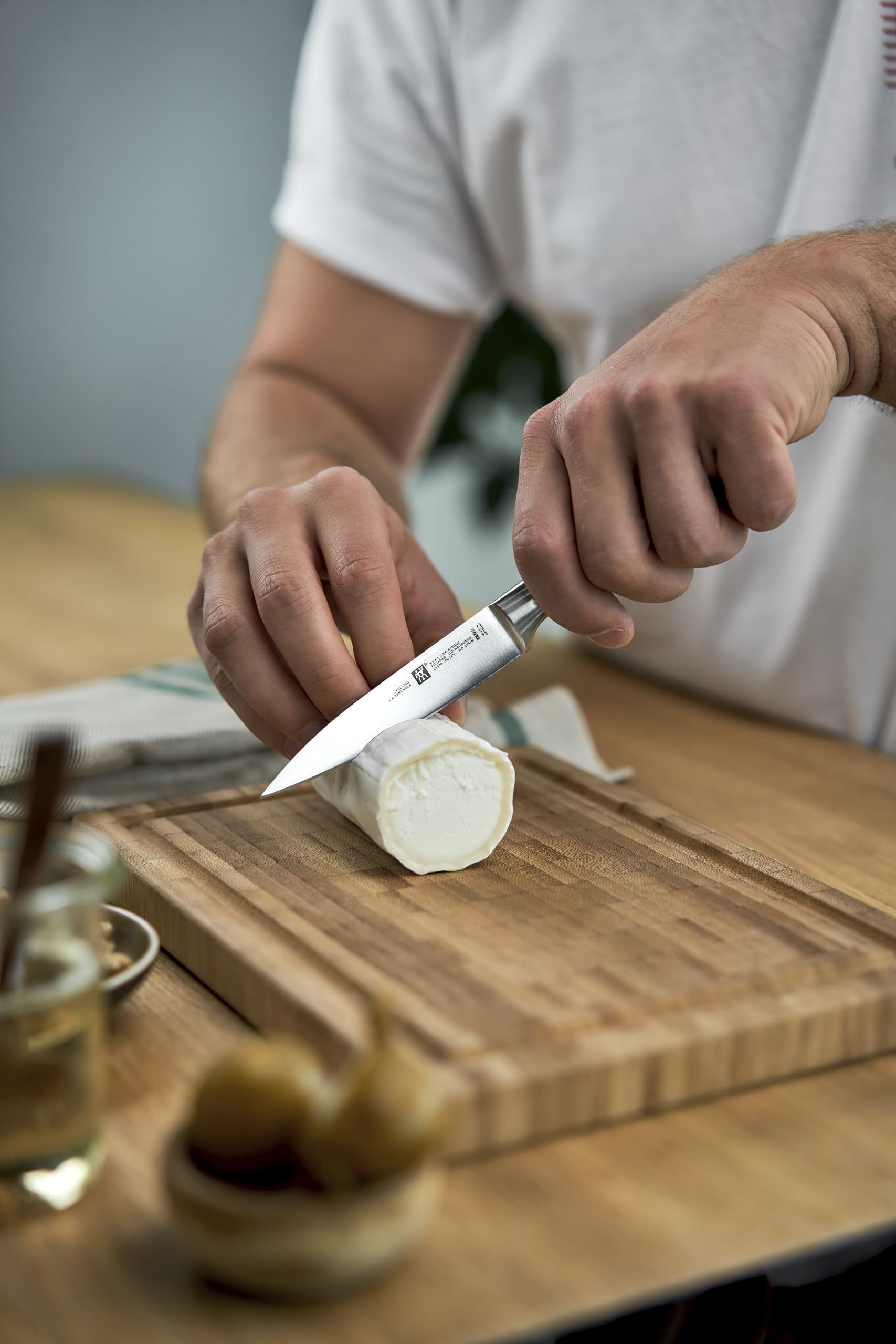 zwilling-vier-sterne-messer-set-2-teilig-kochmesser-20-cm-spickmesser-10-cm-frio image 6