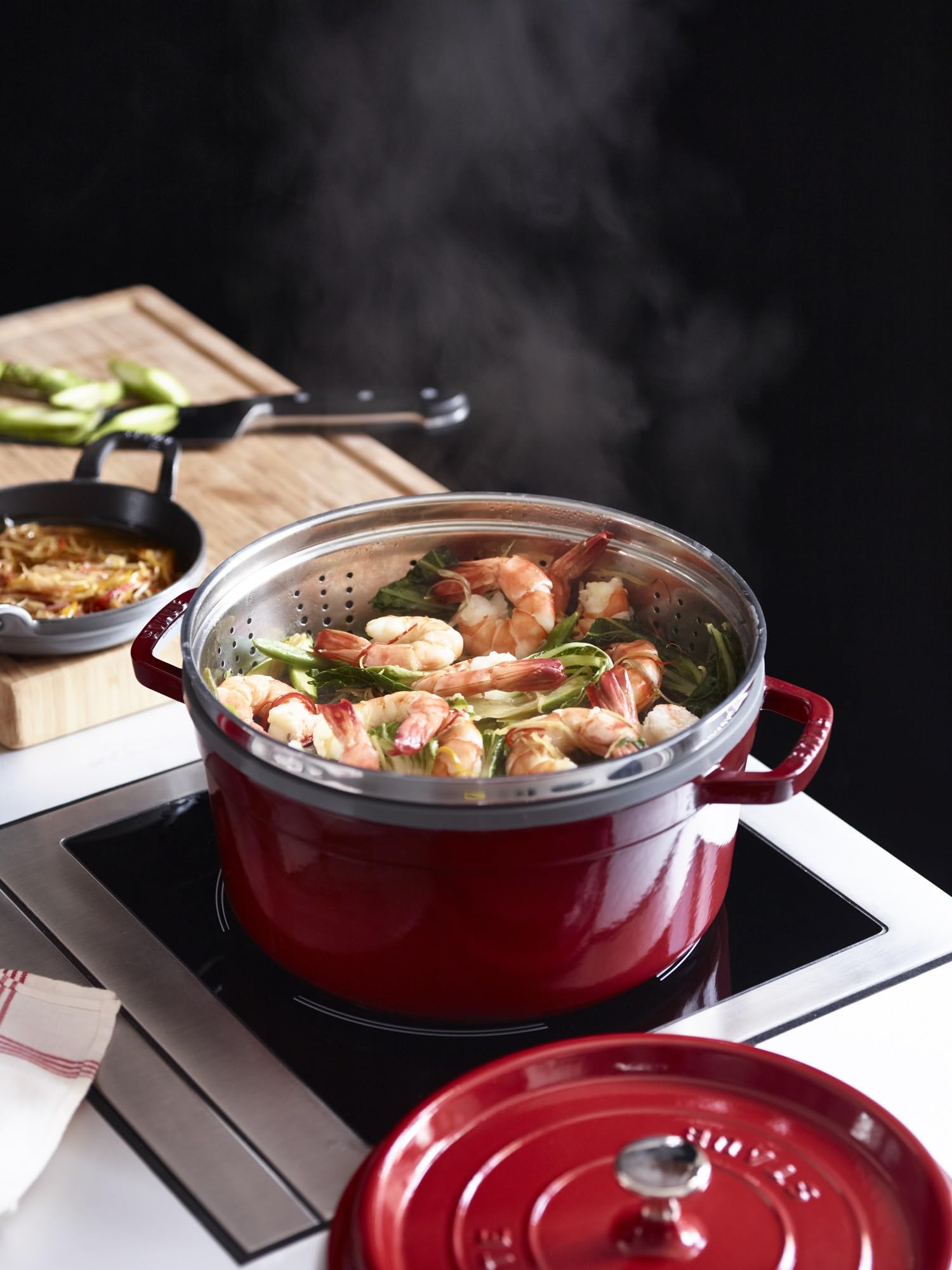 staub-cocotte-26-cm-rund-mit-dampfeinsatz-aus-edelstahl-gusseisen-br-ter-5-25-l- image 5