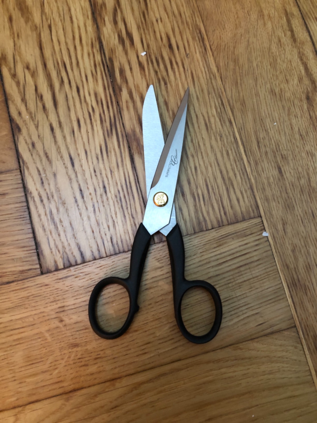 Endlich eine Schere für Linkshänder!
