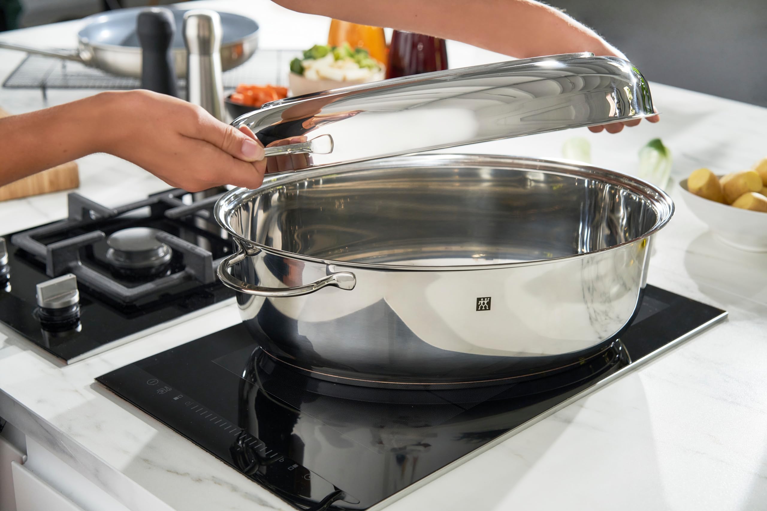 zwilling-plus-br-ter-mit-deckel-38-cm-ovaler-schmortopf-f-r-backofen-und-alle-he image 4