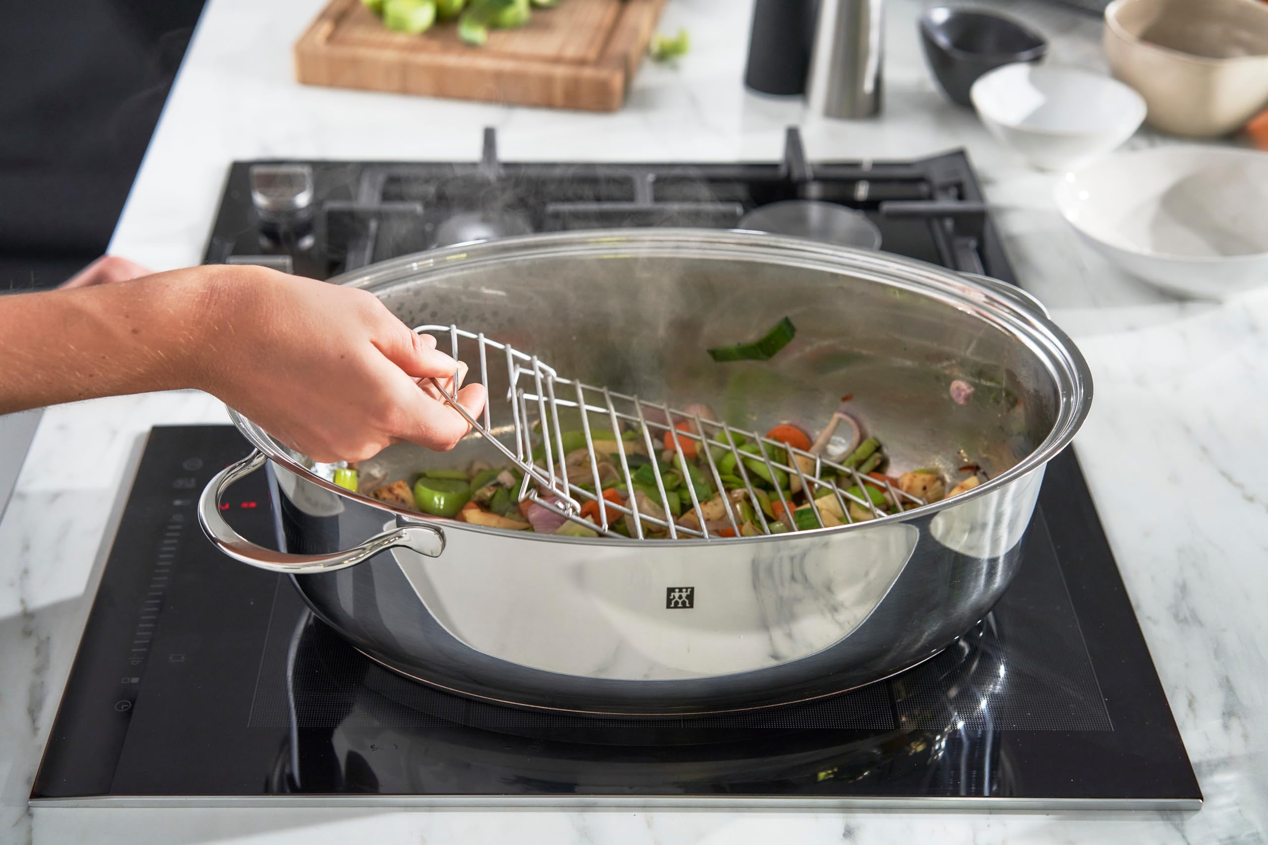 zwilling-plus-br-ter-mit-deckel-38-cm-ovaler-schmortopf-f-r-backofen-und-alle-he image 5