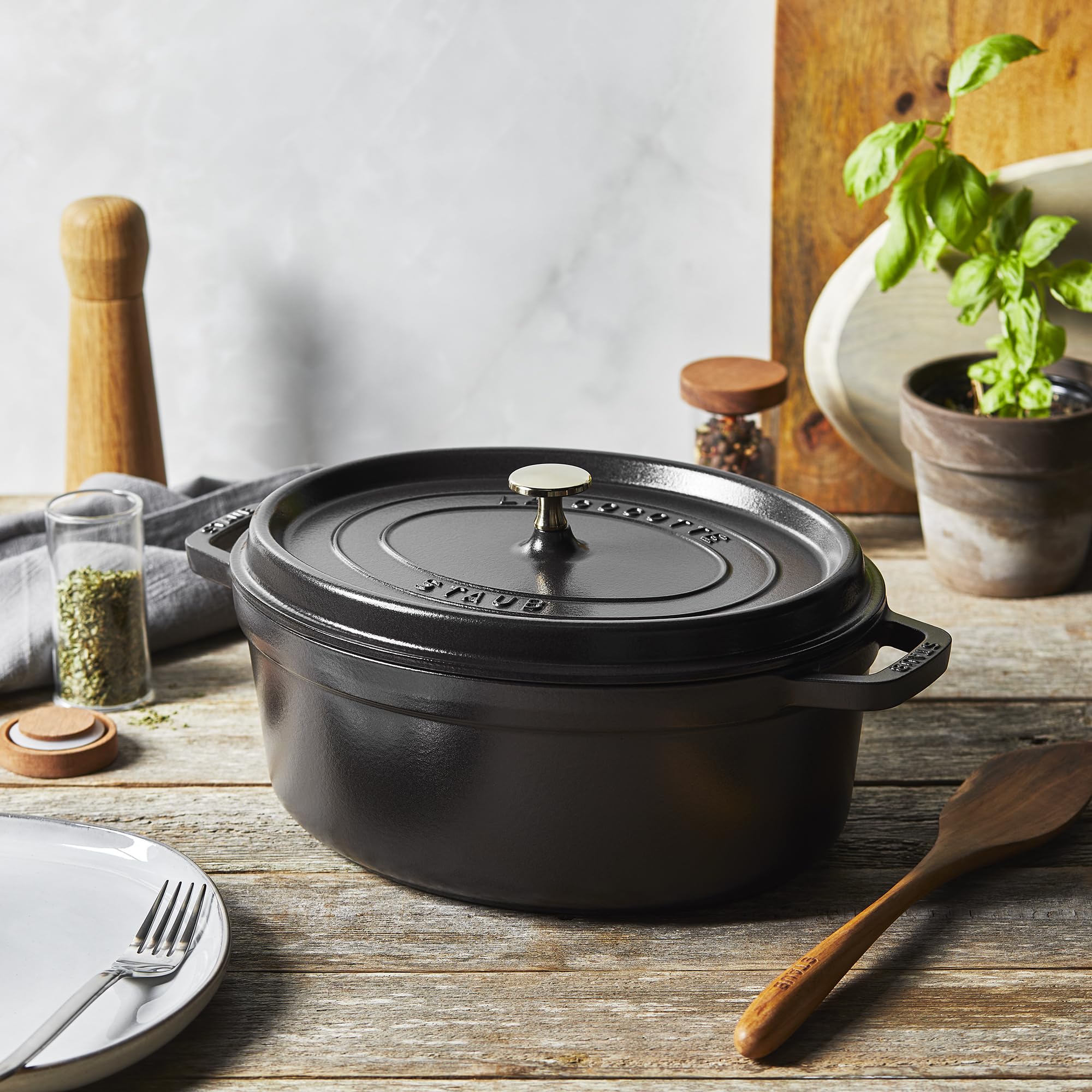 staub-cocotte-33-cm-oval-gusseisen-br-ter-mit-deckel-6-7-l-schwarz-alle-herdarte image 7