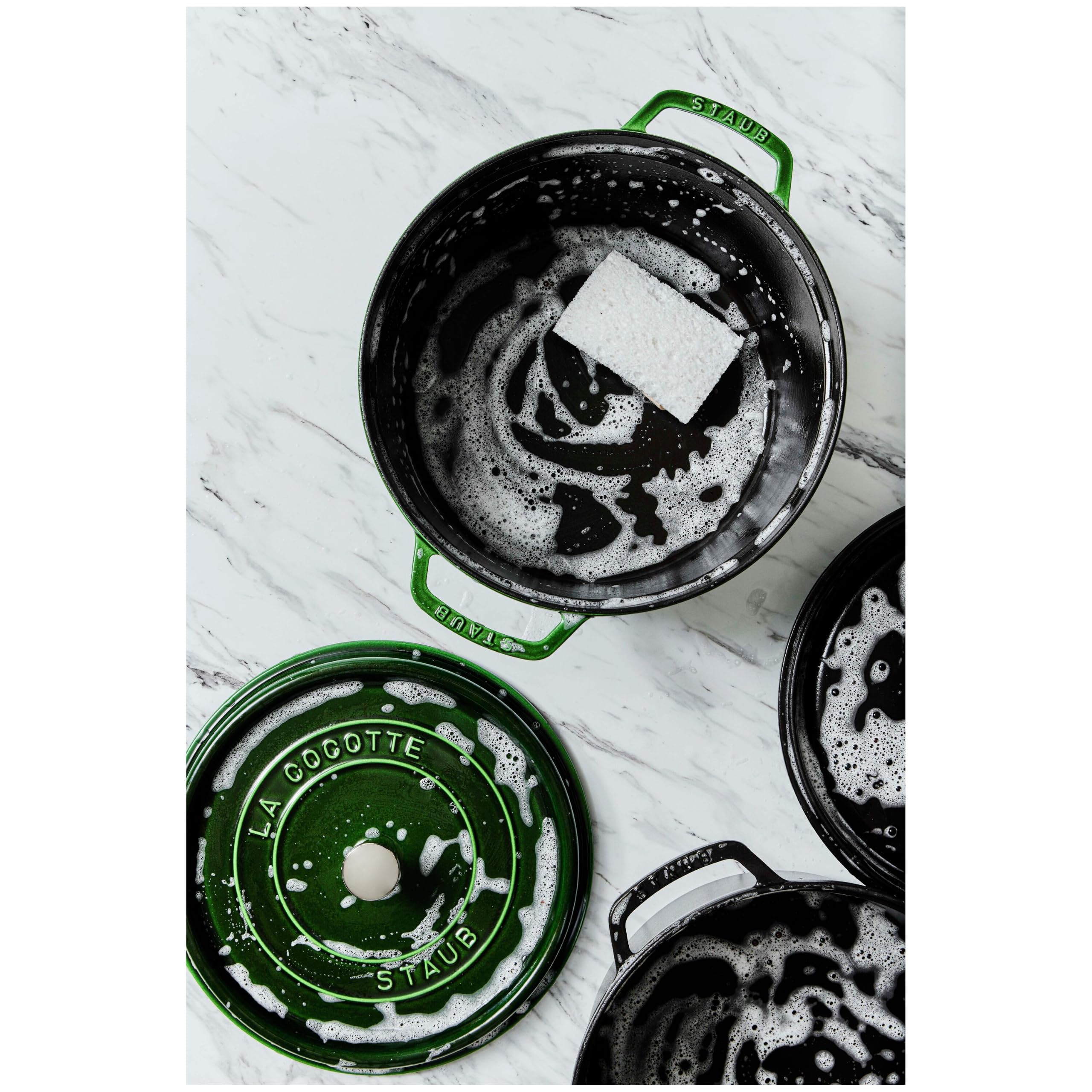 staub-cocotte-26-cm-rund-gusseisen-br-ter-mit-deckel-5-25-l-basilikum-gr-n-alle- image 8