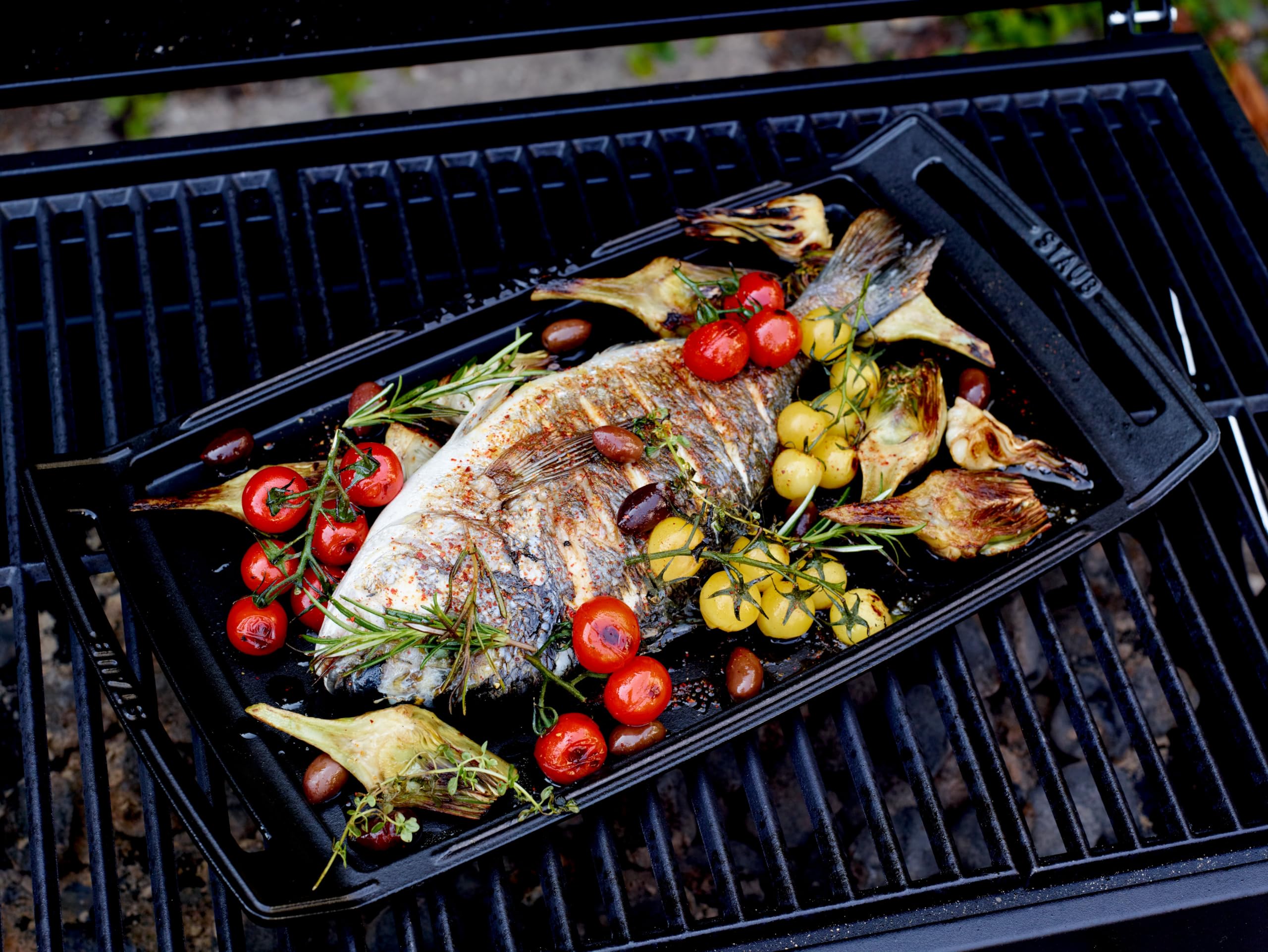 staub-plancha-grill-und-servierpfanne-aus-gusseisen-38-x-25-cm-emailliert-made-i image 3